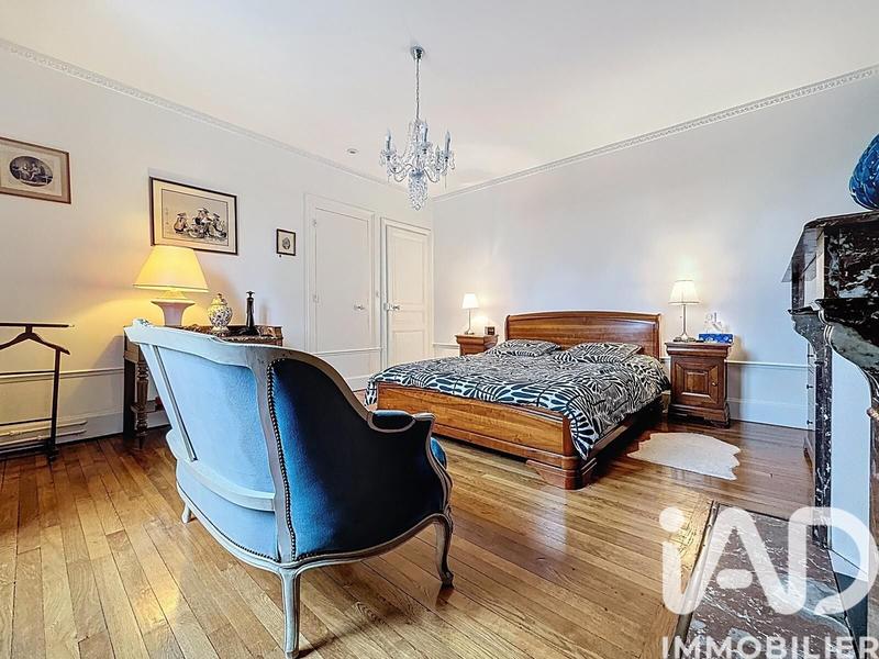 Maison de ville - 265 m² - 12 pièces