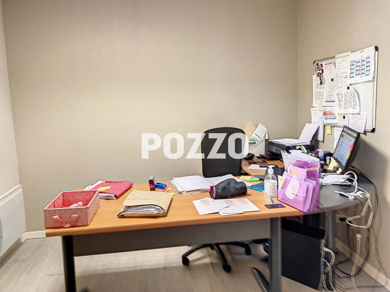 Local d'activité / Entrepôt - 65 m² - 4 pièces