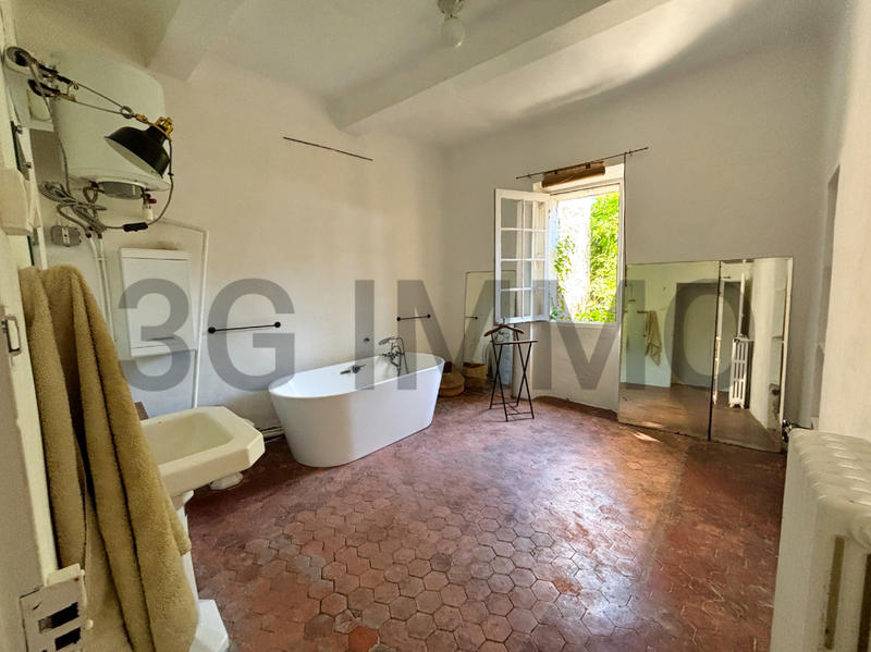 Maison - 200 m² - 12 pièces