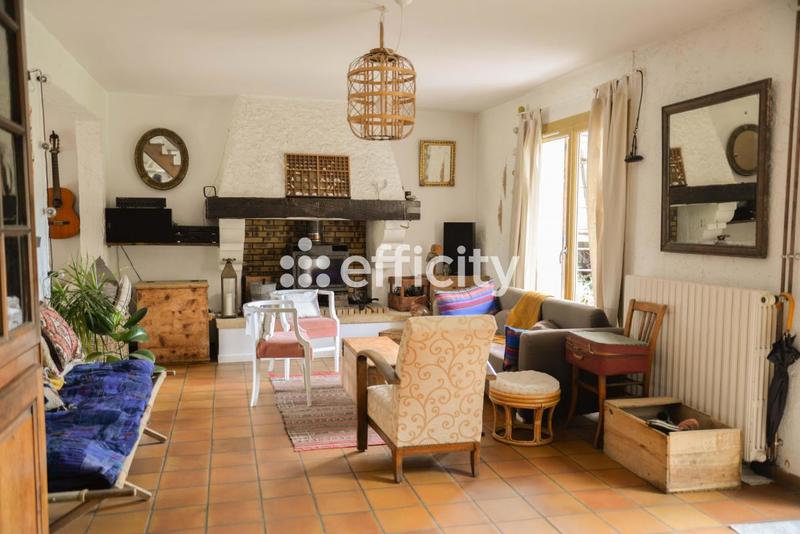 Maison - 234 m² - 7 pièces