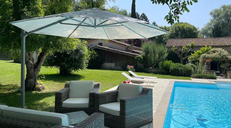 Maison - 260 m² - 7 pièces