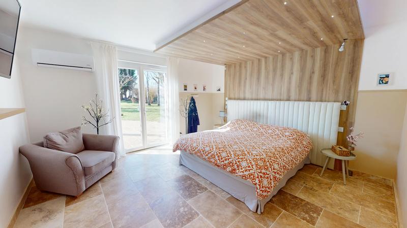 Maison - 241 m² - 8 pièces