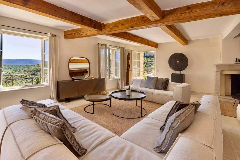 Maison de village - 598 m² - 9 pièces