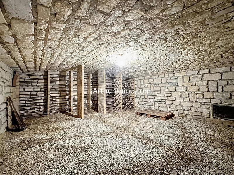 Maison - 232 m² - 9 pièces