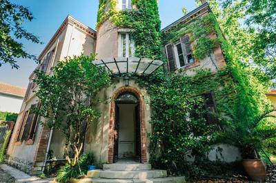 Maison - 260 m² - 7 pièces