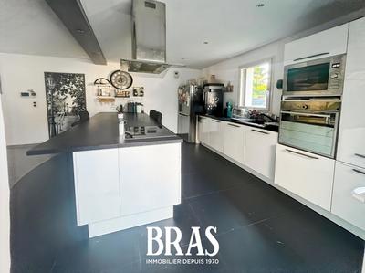 Maison - 157 m² - 6 pièces