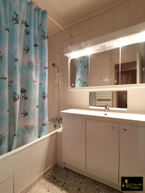 Maison - 192 m² - 9 pièces