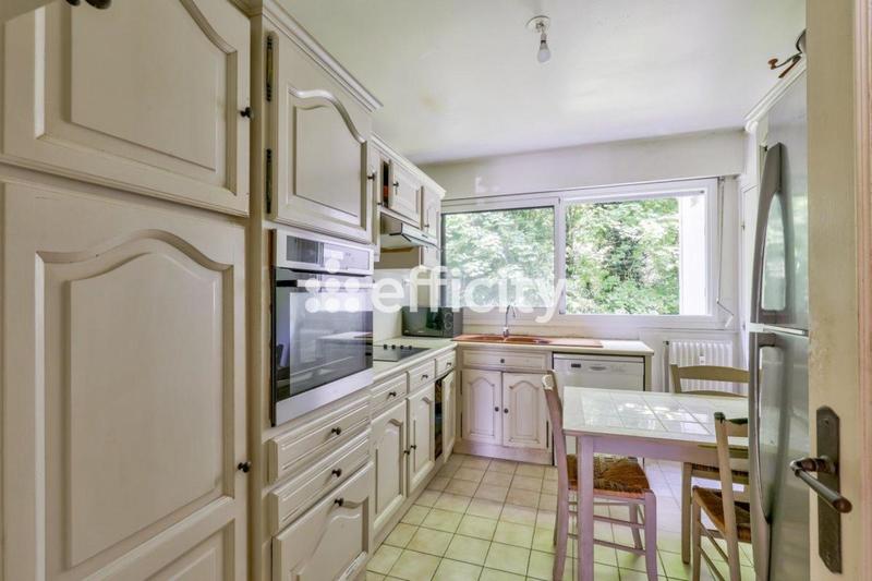 Appartement - 118 m² - 6 pièces