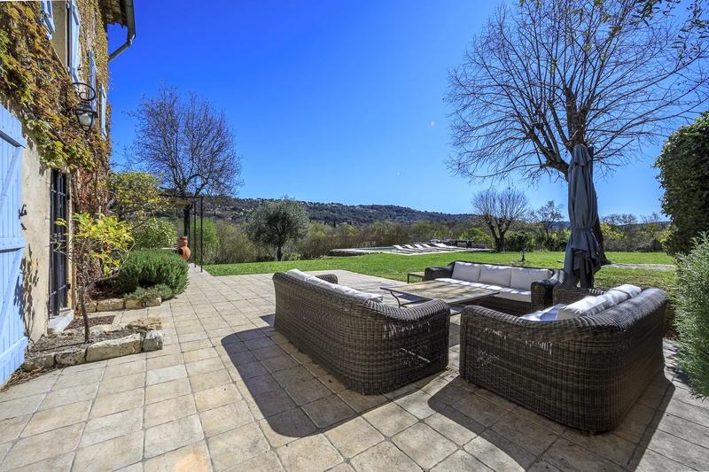 Maison - 213 m² - 7 pièces