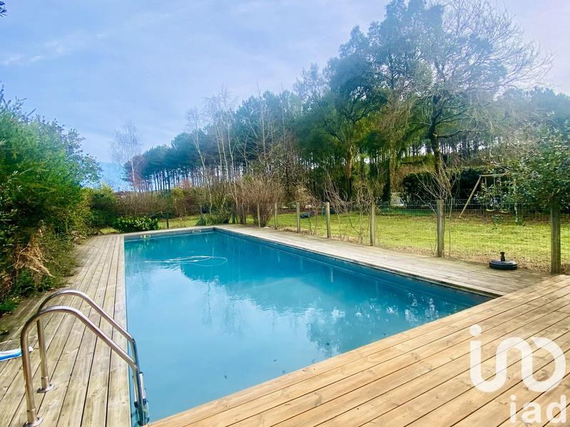 Maison - 245 m² - 7 pièces