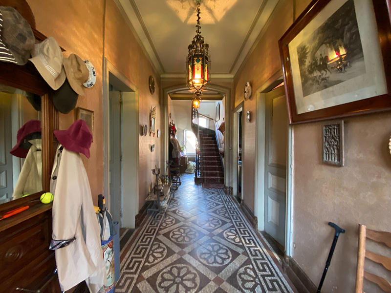 Maison - 220 m² - 9 pièces