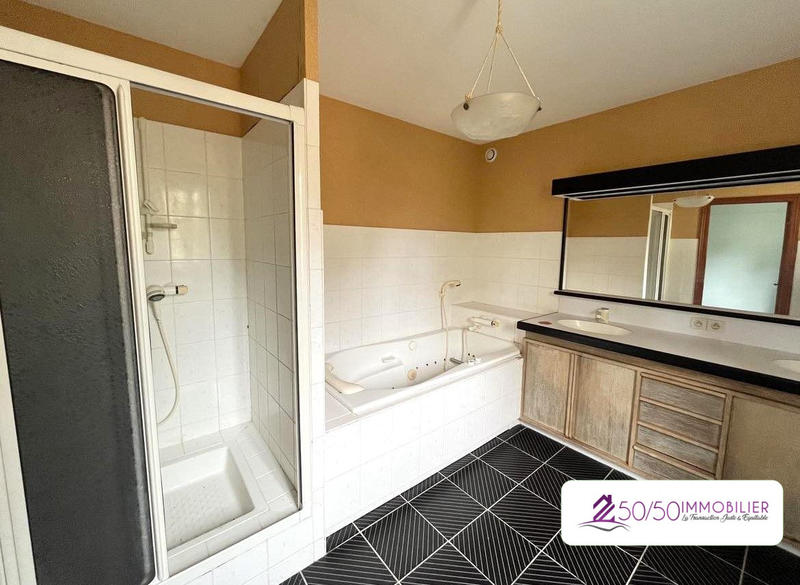 Maison ancienne - 250 m² - 9 pièces