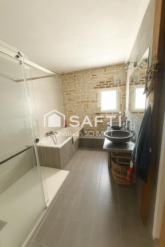 Maison - 231 m² - 7 pièces