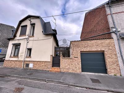 Maison - 93 m² - 5 pièces