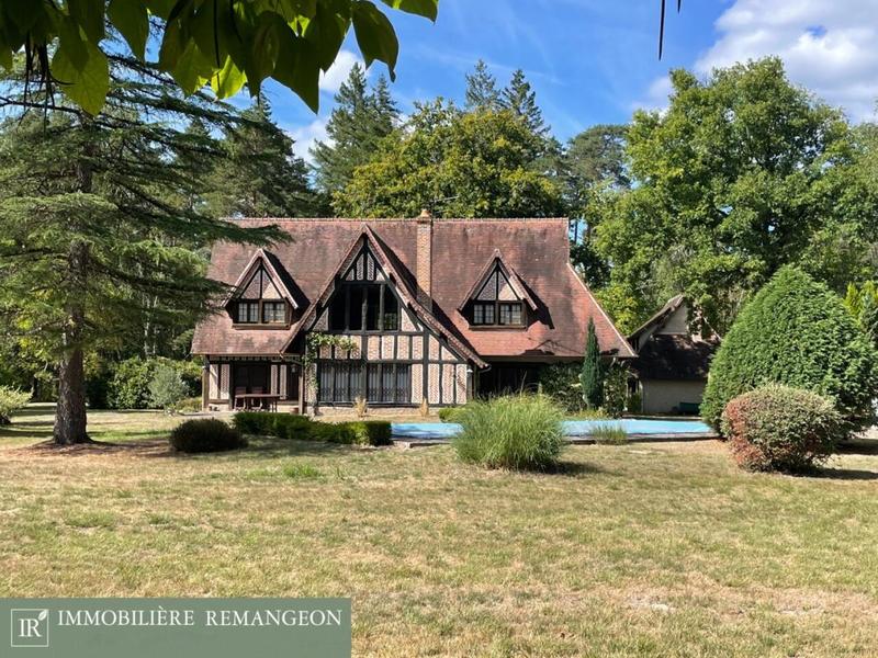 Propriété - 207 m² - 8 pièces