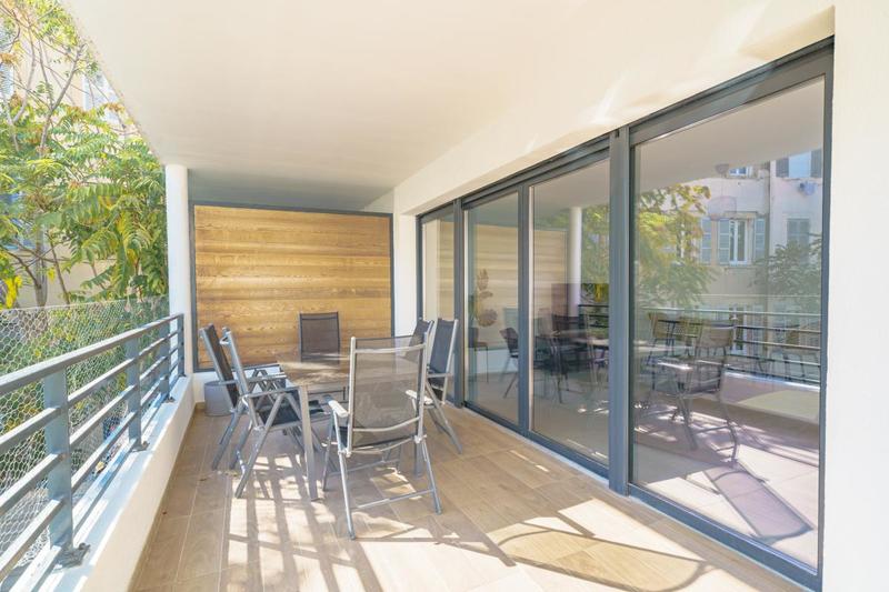 Appartement - 100 m² - 4 pièces