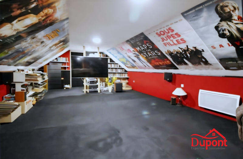 Maison - 240 m² - 6 pièces