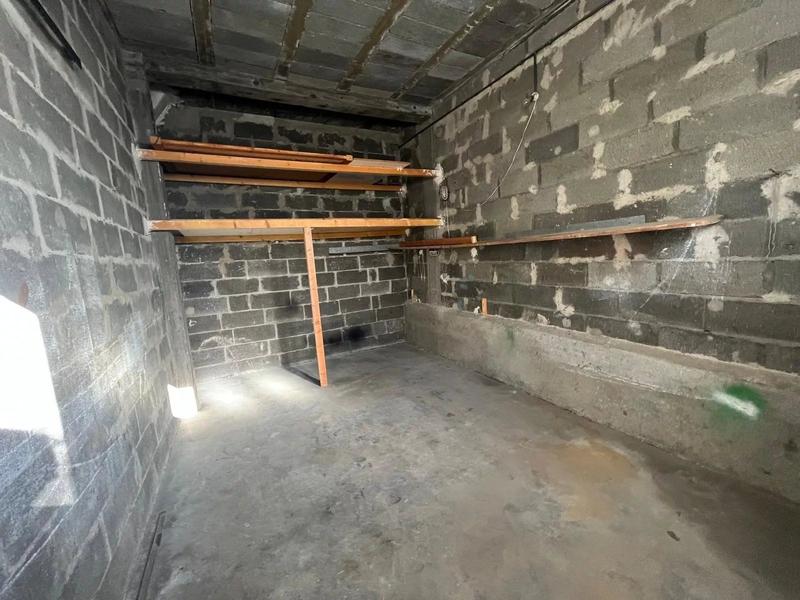 Parking / Garage - 16 m²