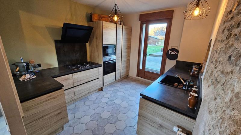 Maison - 250 m² - 7 pièces