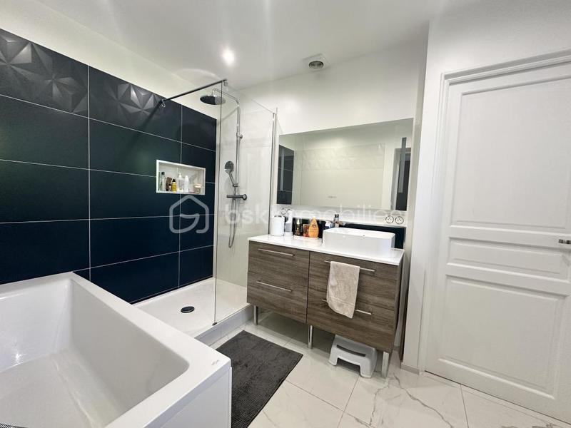 Maison - 190 m² - 8 pièces