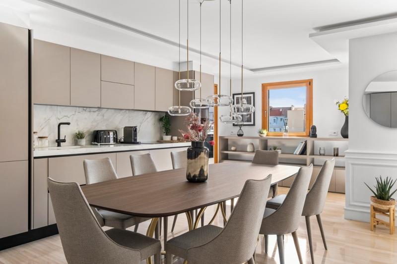 Appartement - 170 m² - 5 pièces