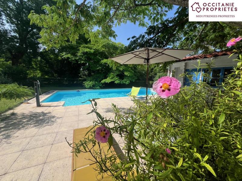 Propriété - 403 m² - 17 pièces