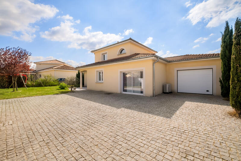 Maison - 188 m² - 7 pièces