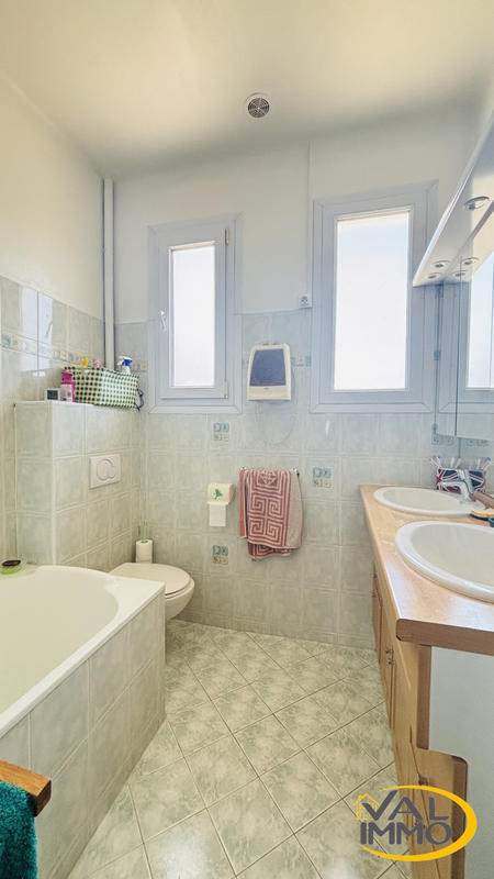 Maison - 136 m² - 5 pièces