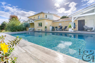 Maison - 180 m² - 6 pièces