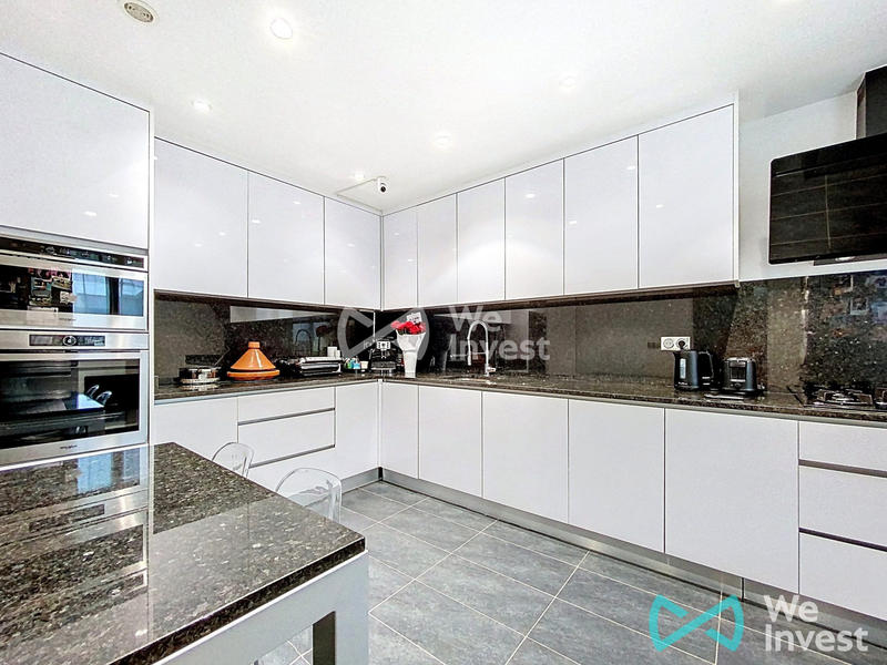 Maison - 185 m² - 7 pièces