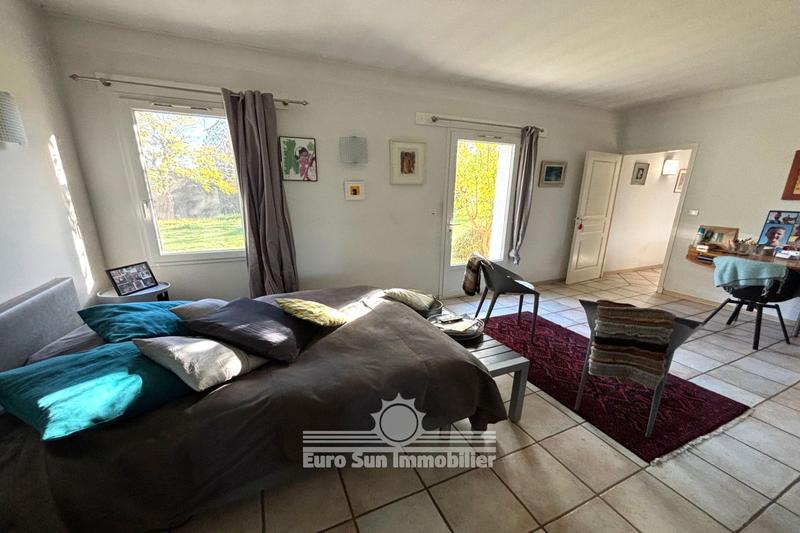 Maison - 400 m² - 16 pièces