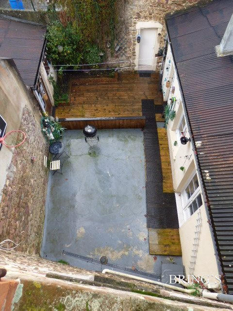 Maison - 222 m² - 8 pièces