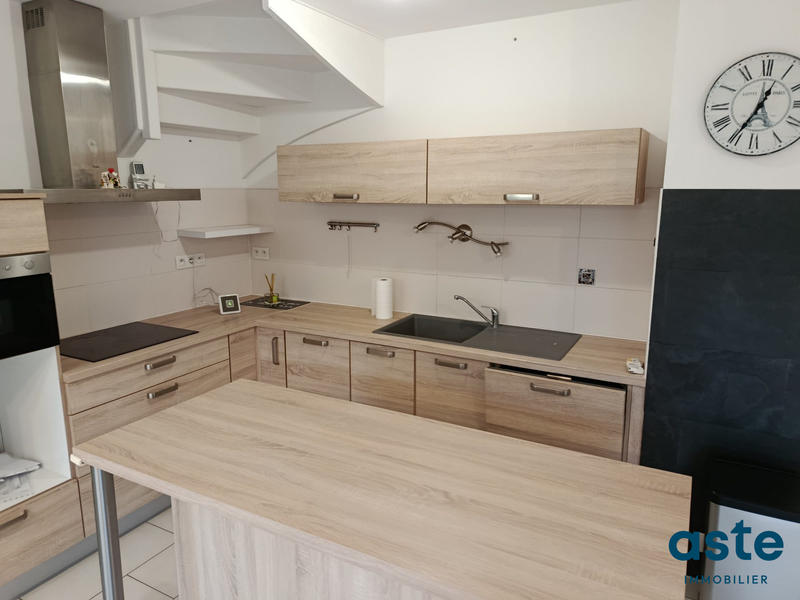 Maison - 92 m² - 6 pièces