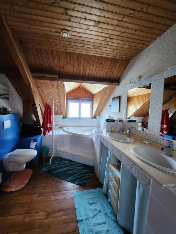 Maison - 150 m² - 8 pièces