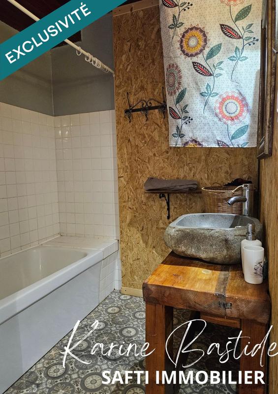 Maison - 330 m² - 12 pièces