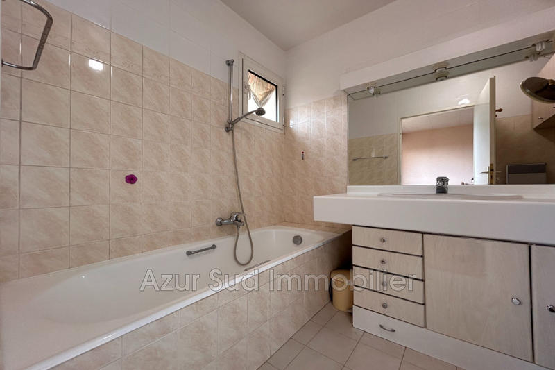 Appartement - 102 m² - 4 pièces