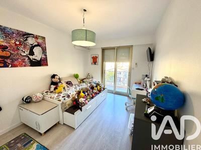 Appartement - 75 m² - 3 pièces