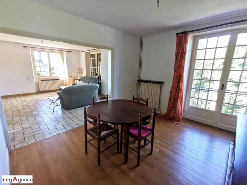 Maison traditionnelle - 186 m² - 7 pièces