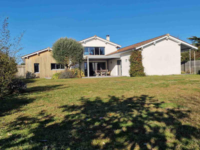 Maison - 186 m² - 6 pièces