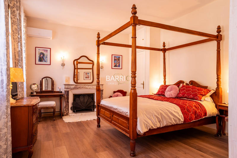 Maison - 224 m² - 7 pièces