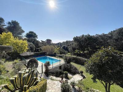 Villa - 184 m² - 4 pièces