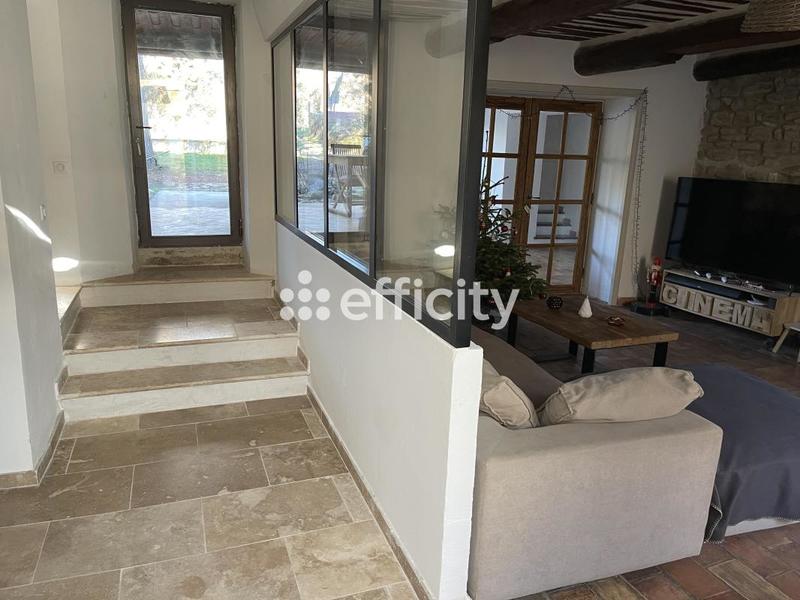 Maison - 207 m² - 8 pièces