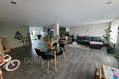 Maison - 102 m² - 4 pièces