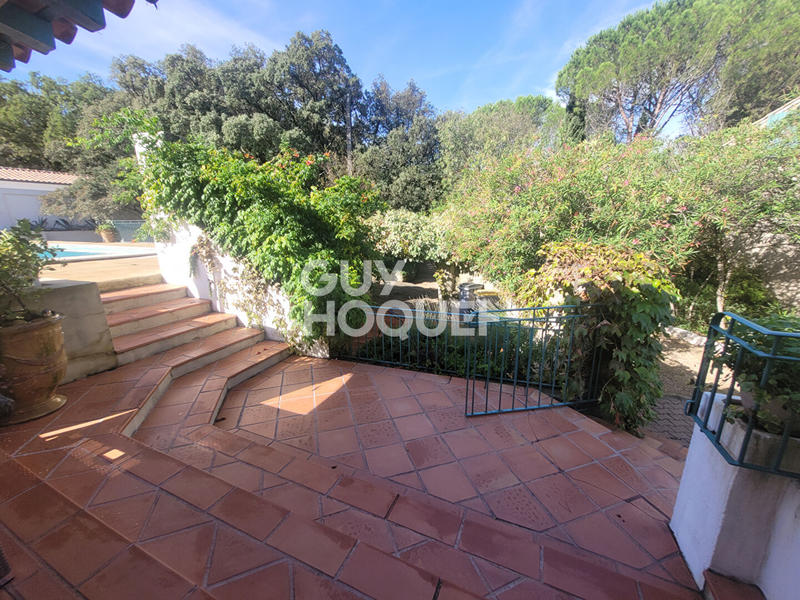 Maison - 243 m² - 11 pièces