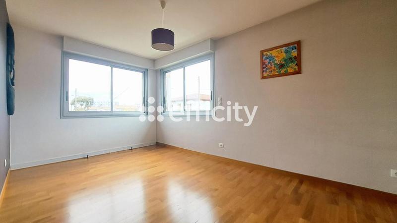 Maison jumelée - 125 m² - 6 pièces