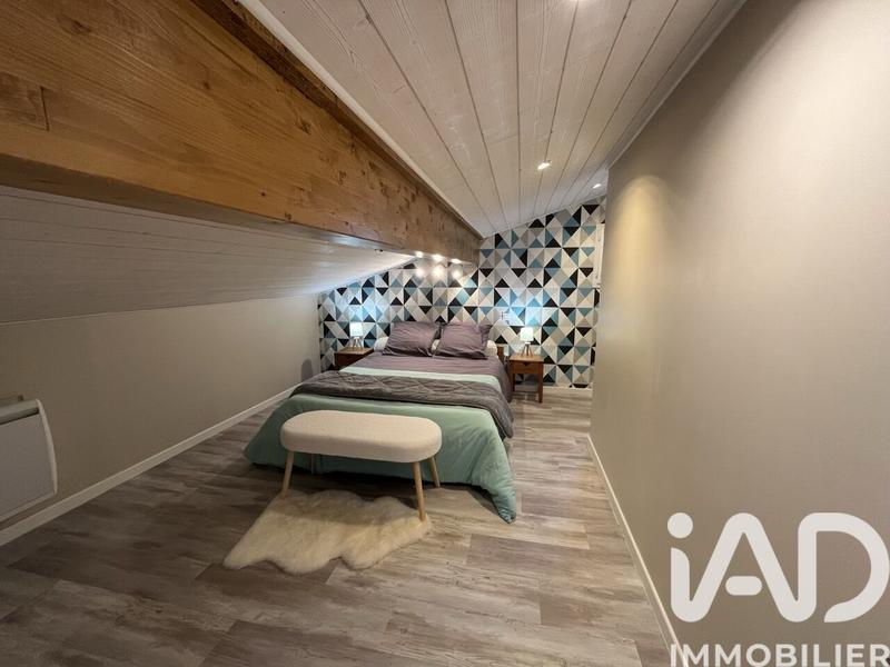 Maison - 240 m² - 11 pièces