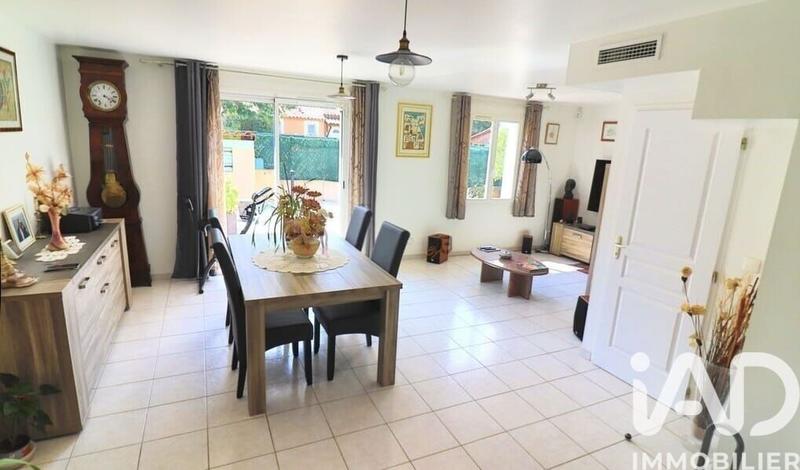 Maison - 90 m² - 5 pièces