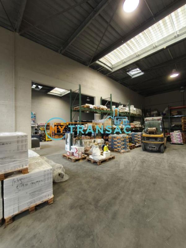 Local d'activité / Entrepôt - 180 m²