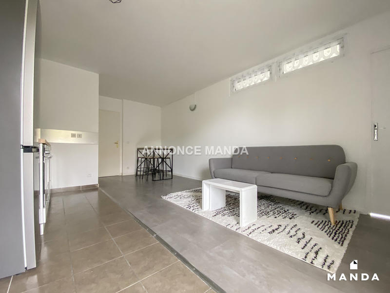 Chambre - 11 m² - 4 pièces