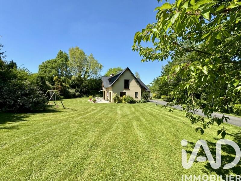 Maison - 200 m² - 6 pièces